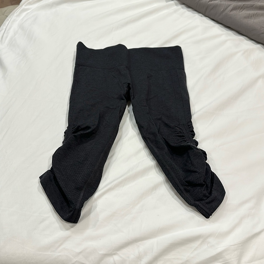 Excellent condition Lululemon Capri all black high waisted
